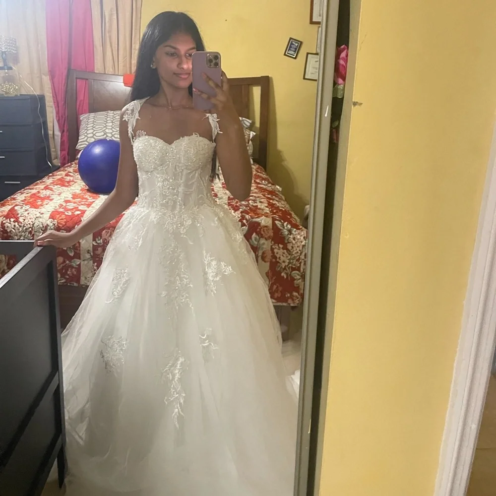 Wedding dress - Picture 7 of 7